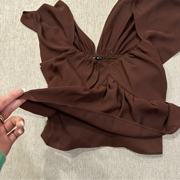 NWOT Express Chocolate Brown Sweetheart Neckline Peplum Flutter Sleeve Crop Top - Picture 6 of 9